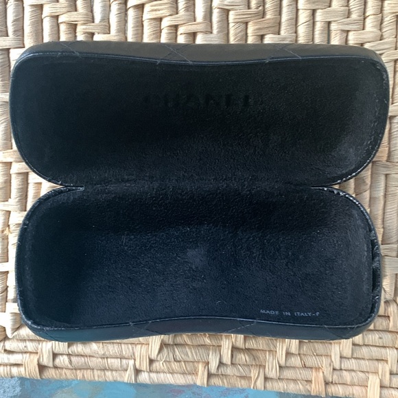 CHANEL hard sided glasses case in black quilted pattern EUC - Picture 9 of 9